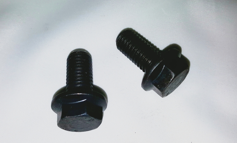 2 Befestigungsschrauben f. Messer AS 21,28,27,22